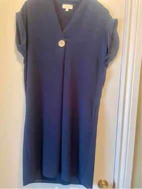 Sleeveless V-Neck Navy Midi Dress with Single Button